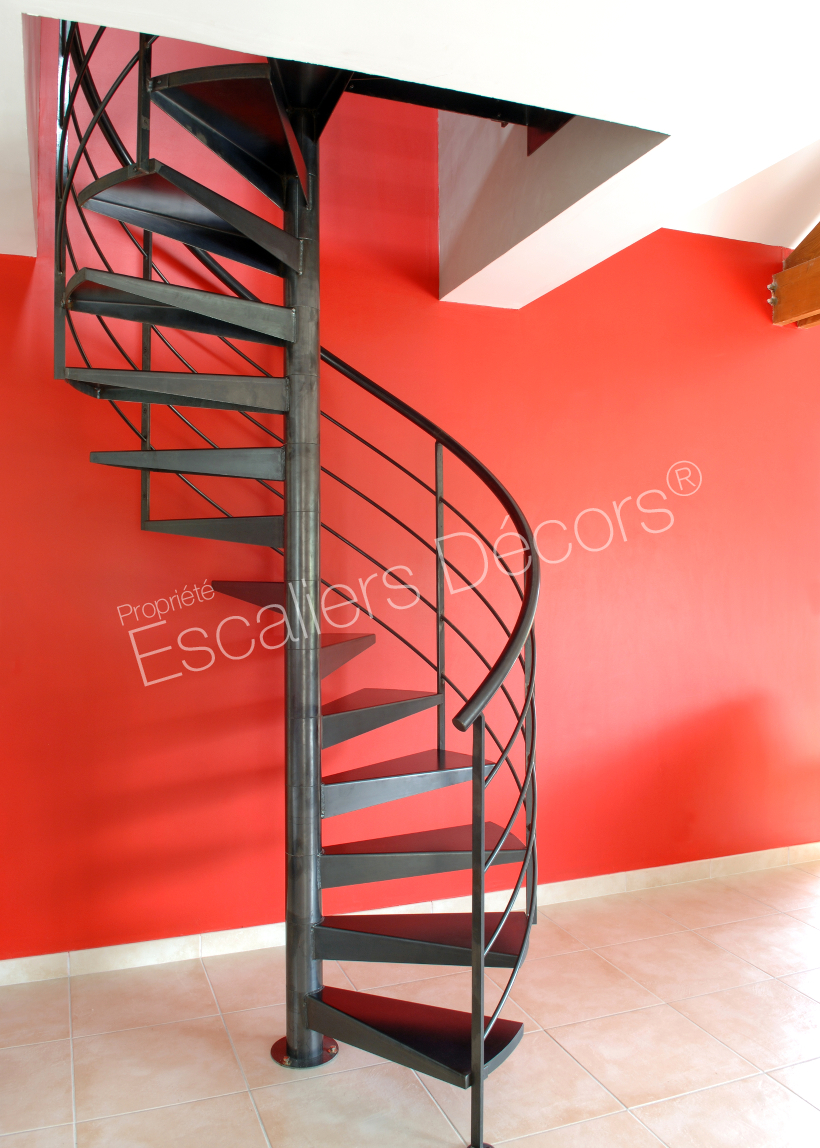 Photo SH11 - Gamme Initiale - SPIR'DÉCO® Contemporain sans limon. Escalier d'intérieur métallique semi-standard de style industriel.